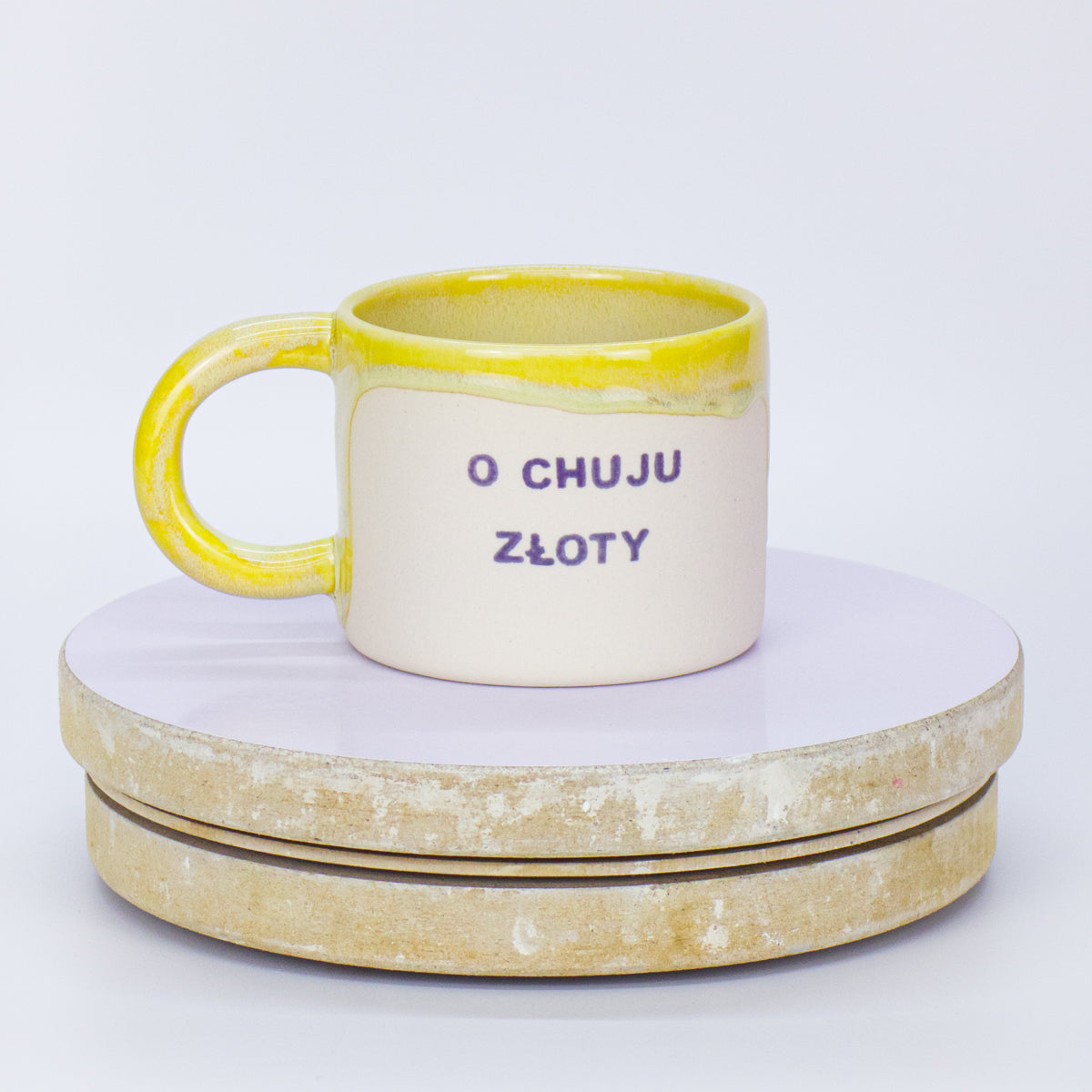 kubek o chuju złoty